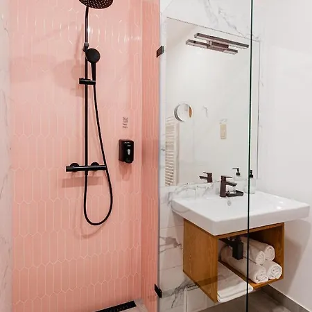 H11 Bed & Breakfast 5*