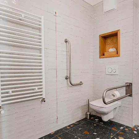 Bed & Breakfast H11