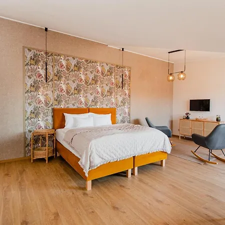 H11 Bed & Breakfast